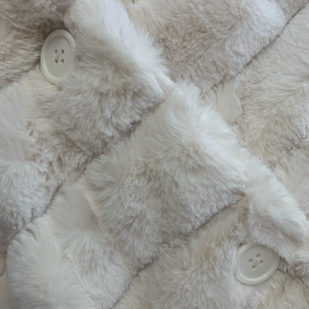 Faux Fur Collared, Long Buttoned Coat Ivory Large - Picture 5 of 6